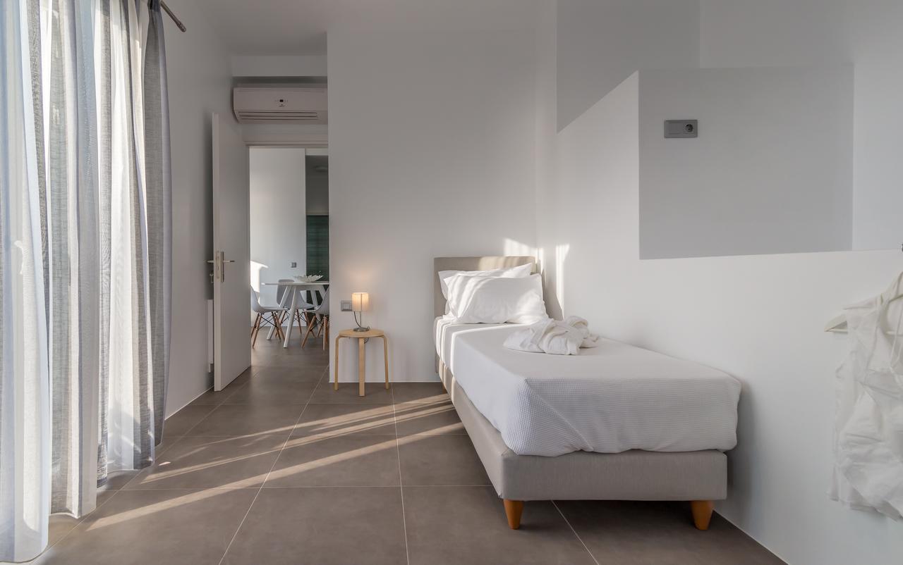 Milos Waves Luxury Apartments Поллонія Екстер'єр фото